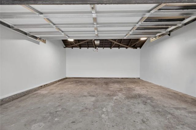 10211 Roscoe, Los Angeles, CA 91352