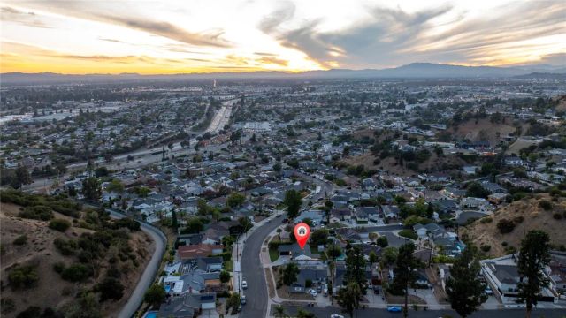 10211 Roscoe, Los Angeles, CA 91352