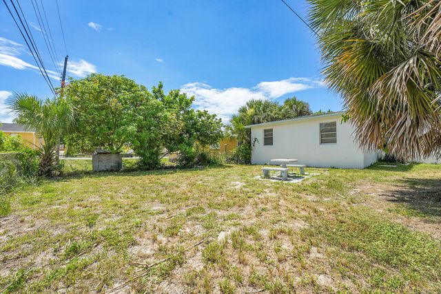 1208 W 32ND Street, Riviera Beach, FL 33404