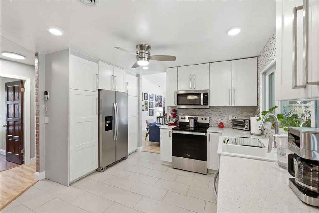 Image 11 of property listing at 8495 CARAWAY COURT, Orlando, FL 32819