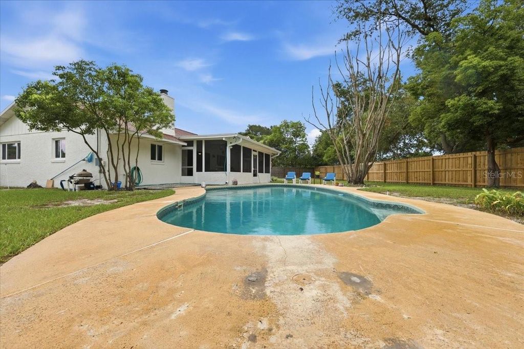 Image 4 of property listing at 8495 CARAWAY COURT, Orlando, FL 32819