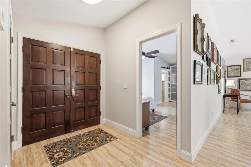 Image 6 of property listing at 8495 CARAWAY COURT, Orlando, FL 32819