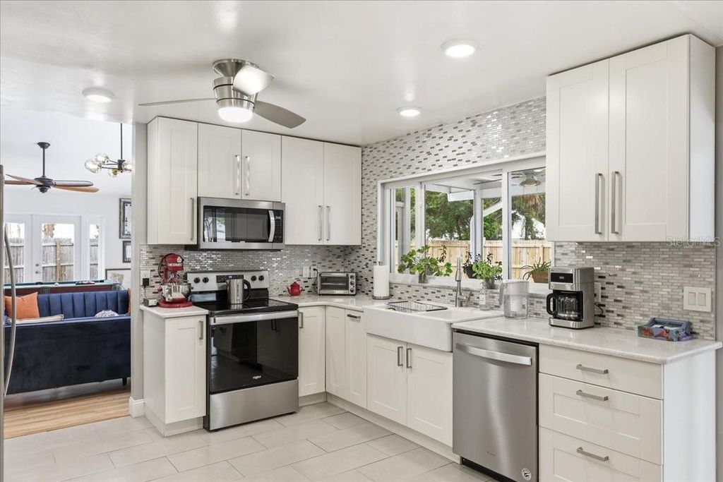 Image 10 of property listing at 8495 CARAWAY COURT, Orlando, FL 32819