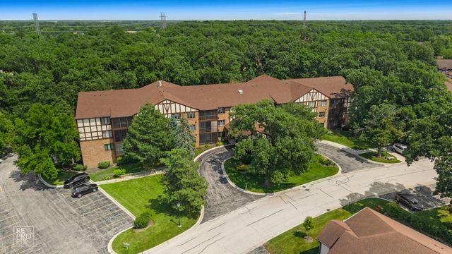 7800 W Foresthill Lane 204, Palos Heights, IL 60463