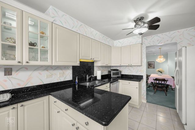 7800 W Foresthill Lane 204, Palos Heights, IL 60463