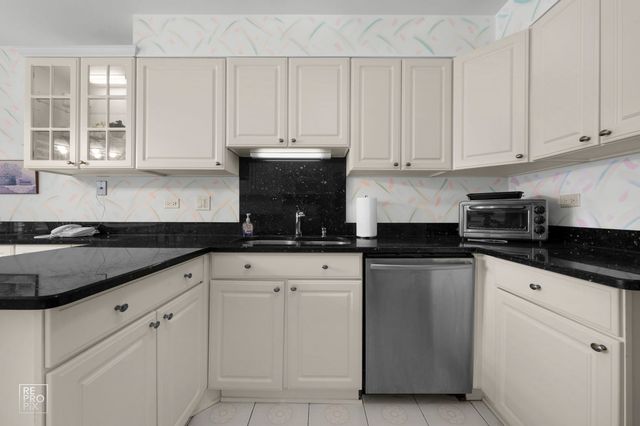 7800 W Foresthill Lane 204, Palos Heights, IL 60463