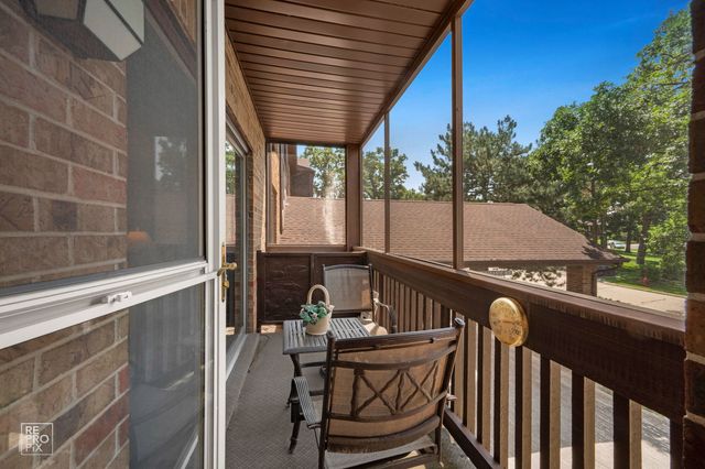 7800 W Foresthill Lane 204, Palos Heights, IL 60463