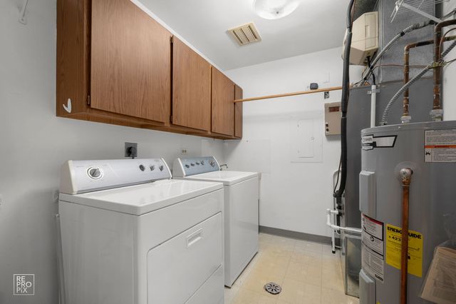 7800 W Foresthill Lane 204, Palos Heights, IL 60463