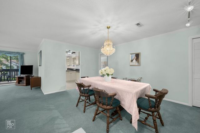 7800 W Foresthill Lane 204, Palos Heights, IL 60463