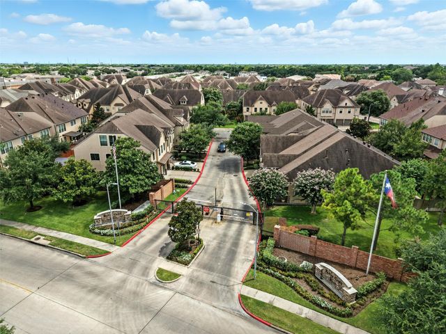 2903 Royal Oaks Grove, Houston, TX 77082