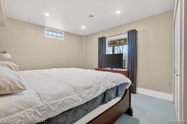 2206 Moorlands View, Howell, MI 48855