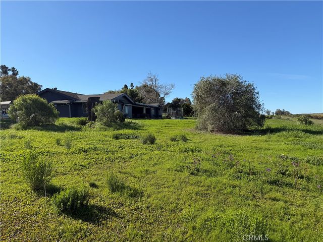 2075 Cambridge Way, Santa Maria, CA 93454