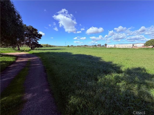 2075 Cambridge Way, Santa Maria, CA 93454