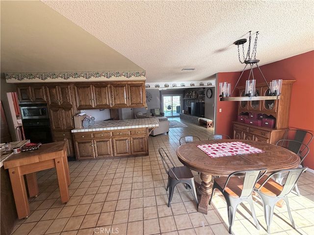 2075 Cambridge Way, Santa Maria, CA 93454