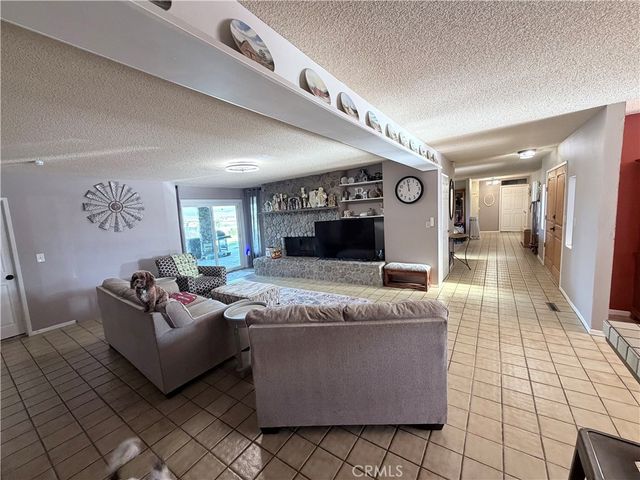 2075 Cambridge Way, Santa Maria, CA 93454