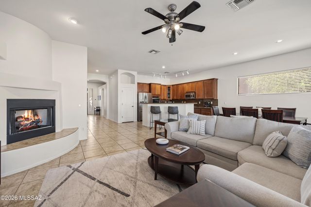 7840 N Box Camp Place, Tucson, AZ 85743