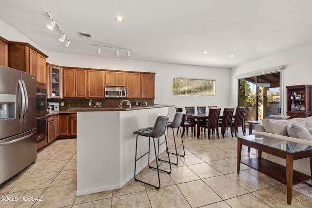 7840 N Box Camp Place, Tucson, AZ 85743