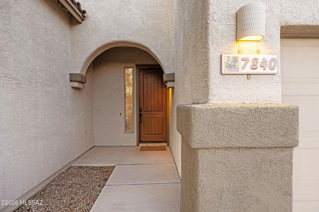 7840 N Box Camp Place, Tucson, AZ 85743
