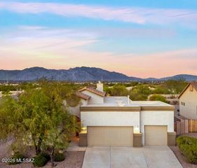 7840 N Box Camp Place, Tucson, AZ 85743