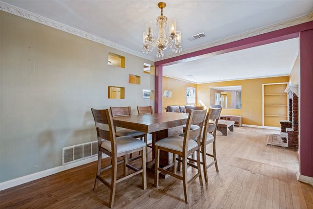 422 N Montreal Avenue, Dallas, TX 75208