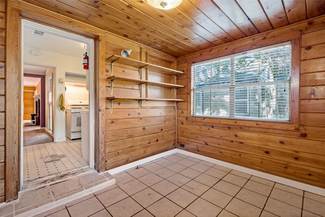 422 N Montreal Avenue, Dallas, TX 75208