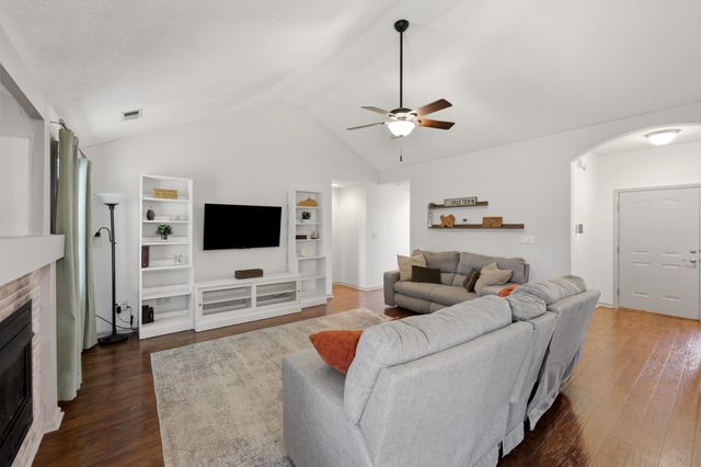 116 S Colonial Heights Drive, Georgetown, KY 40324