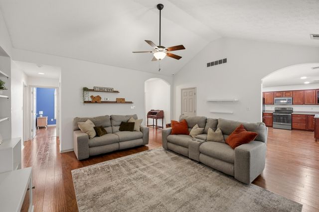 116 S Colonial Heights Drive, Georgetown, KY 40324