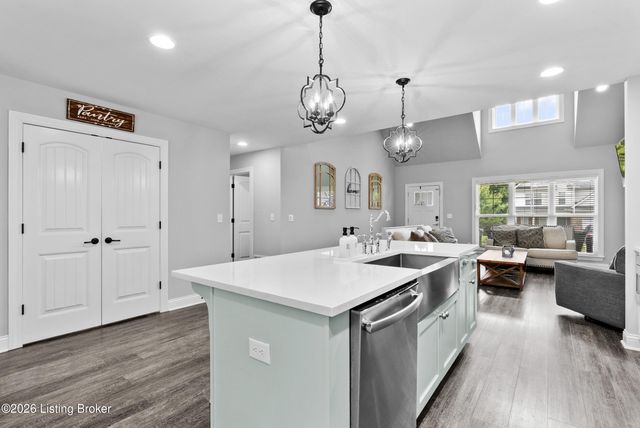3415 Stara Ct, Louisville, KY 40299