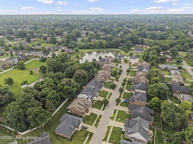 3415 Stara Ct, Louisville, KY 40299