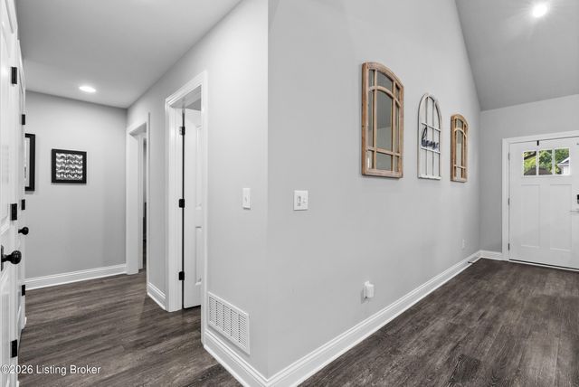 3415 Stara Ct, Louisville, KY 40299