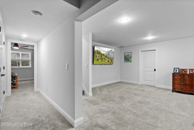 3415 Stara Ct, Louisville, KY 40299