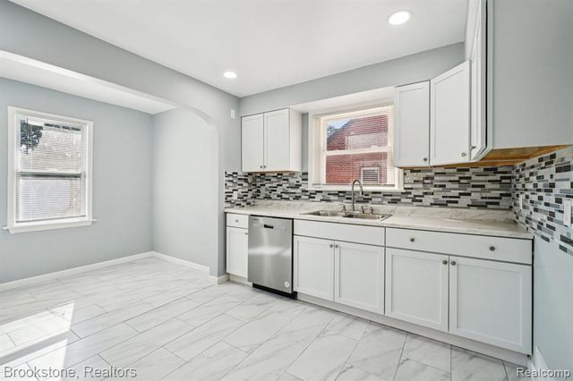 13380 Kilbourne Street, Detroit, MI 48213
