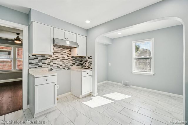 13380 Kilbourne Street, Detroit, MI 48213