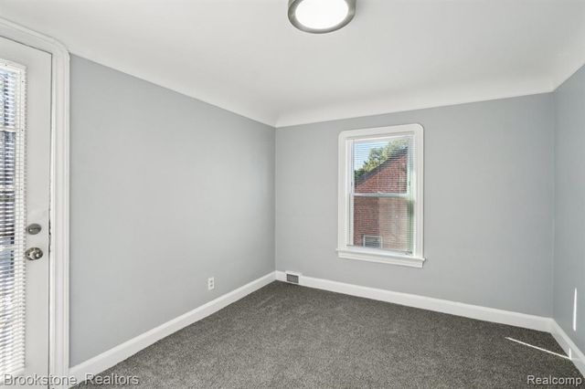 13380 Kilbourne Street, Detroit, MI 48213