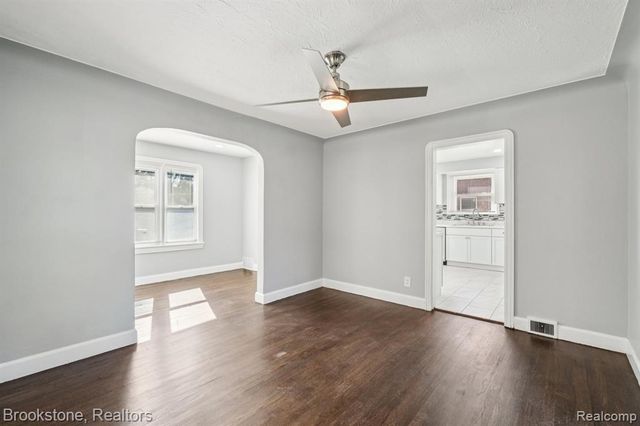 13380 Kilbourne Street, Detroit, MI 48213