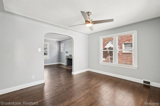 13380 Kilbourne Street, Detroit, MI 48213