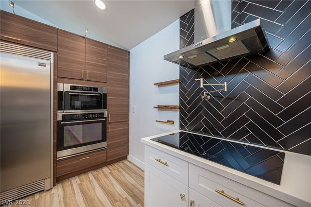 330 East Country Club Drive, Henderson, NV 89015