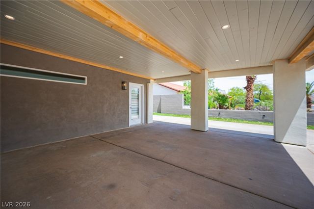 330 East Country Club Drive, Henderson, NV 89015