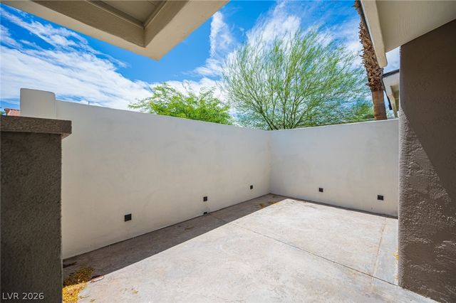 330 East Country Club Drive, Henderson, NV 89015
