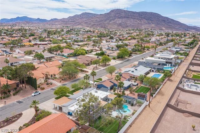 330 East Country Club Drive, Henderson, NV 89015