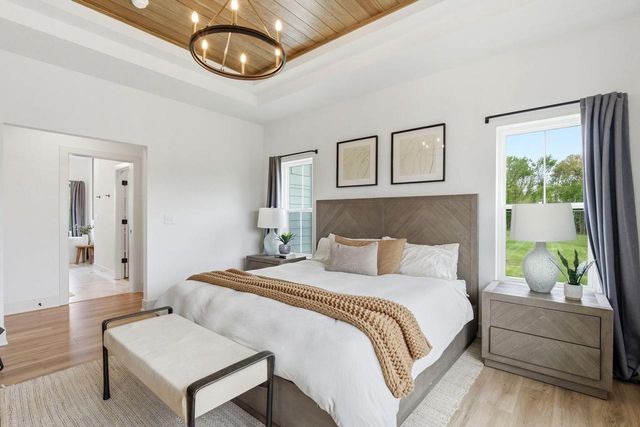 14141 N Lake Shore DRIVE, Mequon, WI 53097