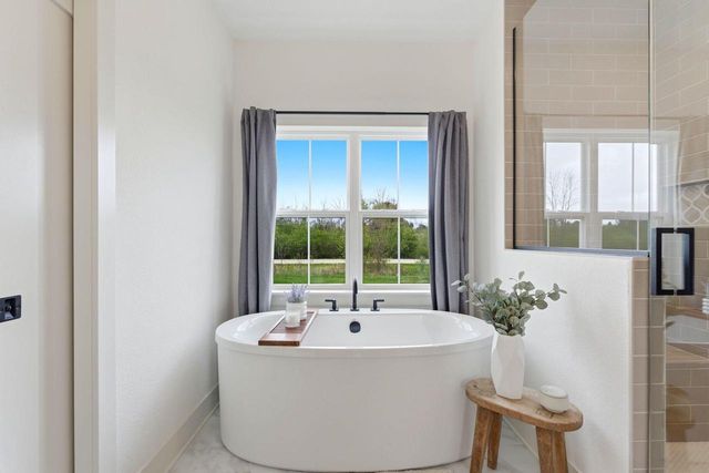 14141 N Lake Shore DRIVE, Mequon, WI 53097