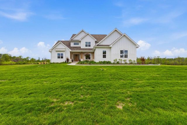 14141 N Lake Shore DRIVE, Mequon, WI 53097
