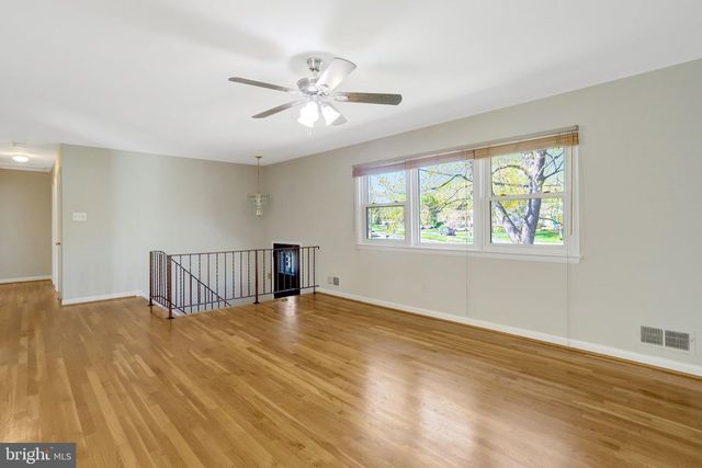 7800 HAYFIELD RD, Alexandria, VA 22315