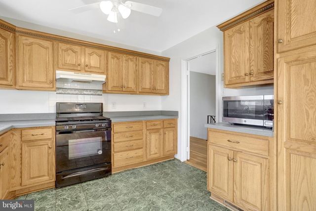 7800 HAYFIELD RD, Alexandria, VA 22315
