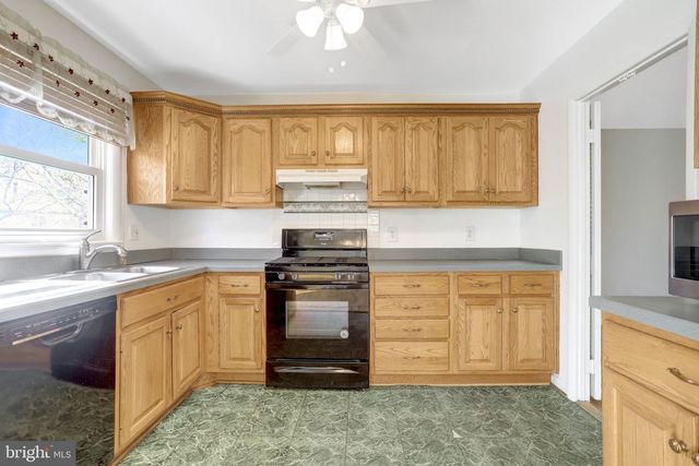 7800 HAYFIELD RD, Alexandria, VA 22315