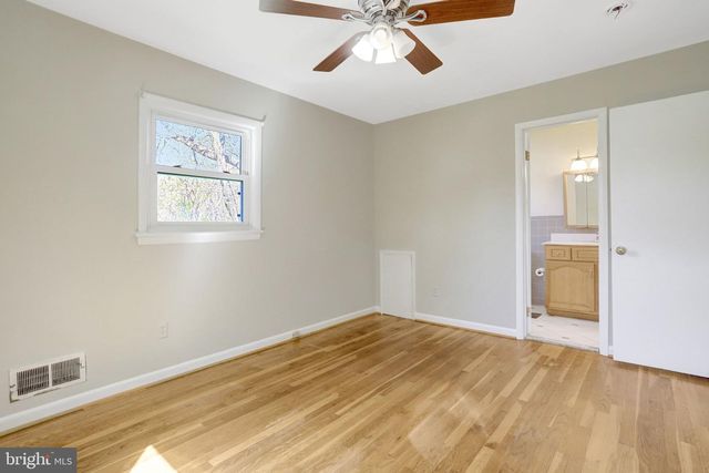 7800 HAYFIELD RD, Alexandria, VA 22315