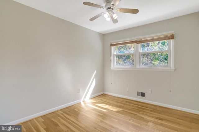 7800 HAYFIELD RD, Alexandria, VA 22315