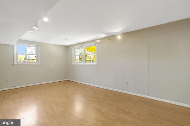 7800 HAYFIELD RD, Alexandria, VA 22315