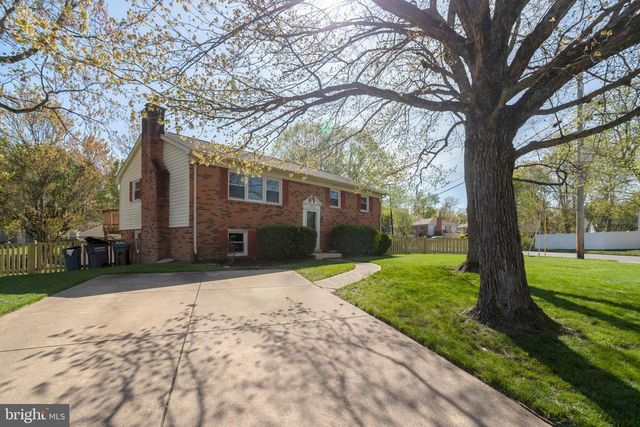 7800 HAYFIELD RD, Alexandria, VA 22315